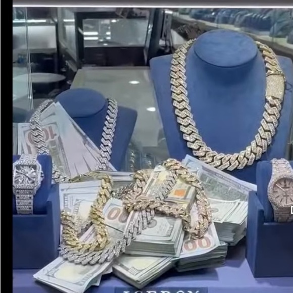 Meet your Posher, Albert - Picture 2 of 2